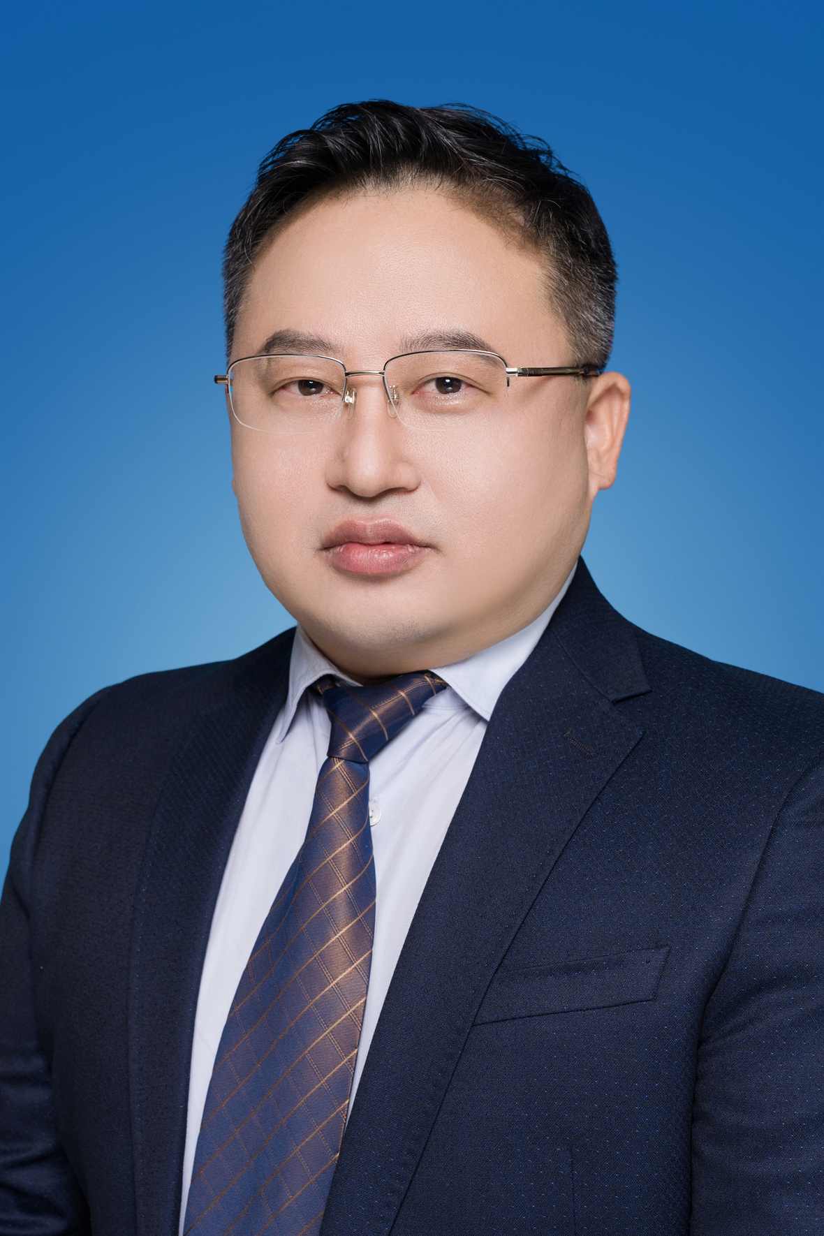 陈伟